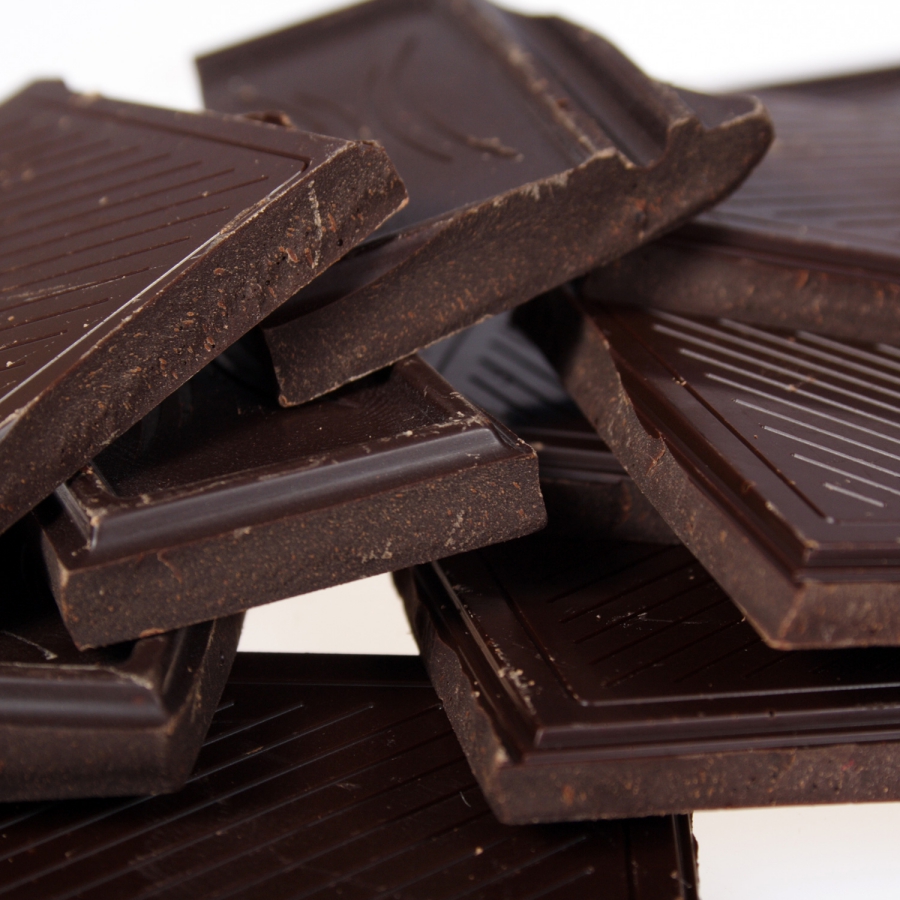 Полезные для сердца продукты: чёрный горький шоколад