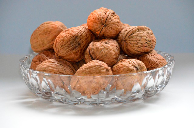 Полезные продукты для печени: грецкие орехи