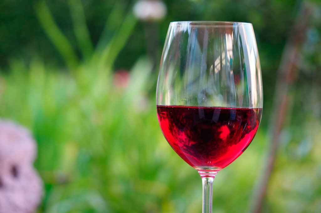 17 продуктов для вашего сердца: красное вино